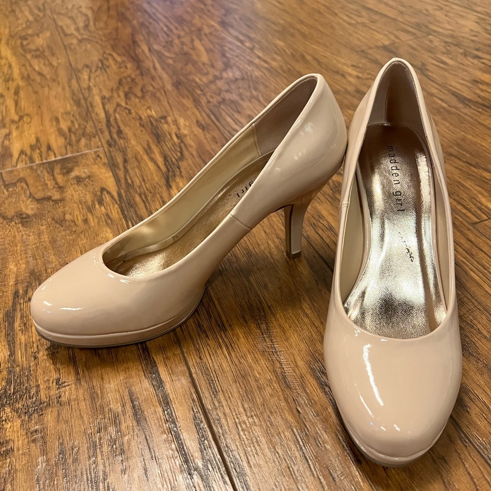 Madden girl tan heels